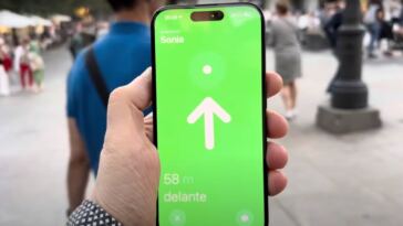 iphone-15-can-locate-your-friends-up-to-60-meters-away-with-precision-finding-[video]